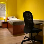 Hive - 3 Zw In Inkl Tv Und Grosse Balkon דירה *