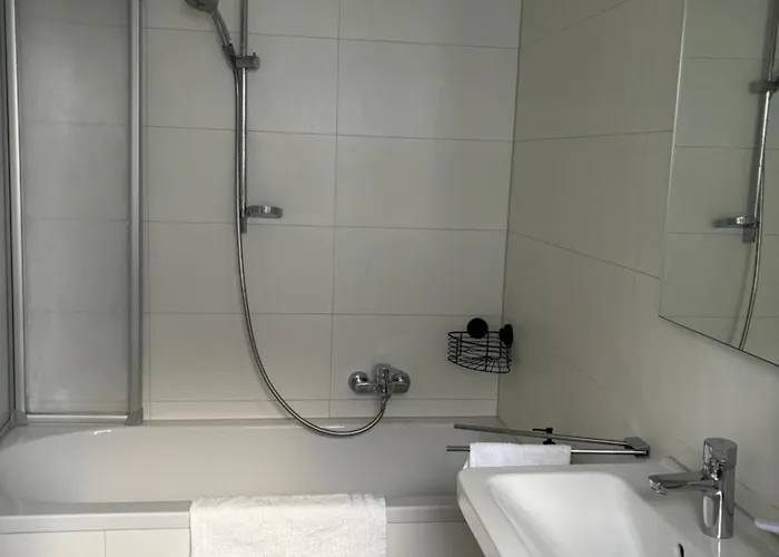 شقة Hive - 3 Zw In Inkl Tv Und Grosse Balkon